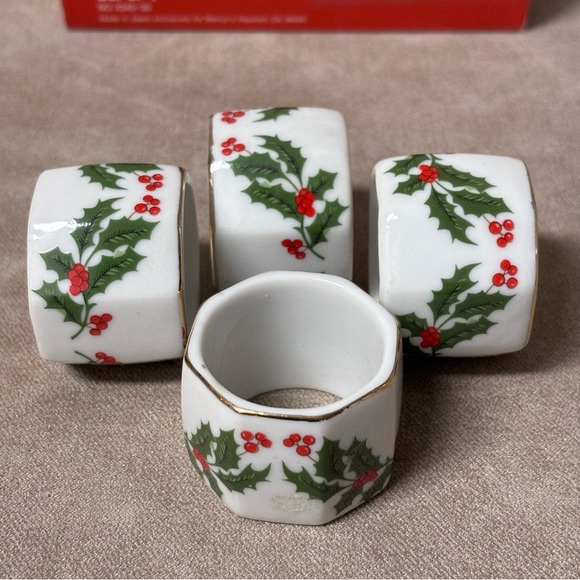 Hand Decorated Christmas Porcelain Napkin Ring Set Made In Japan - Picture 6 of 7